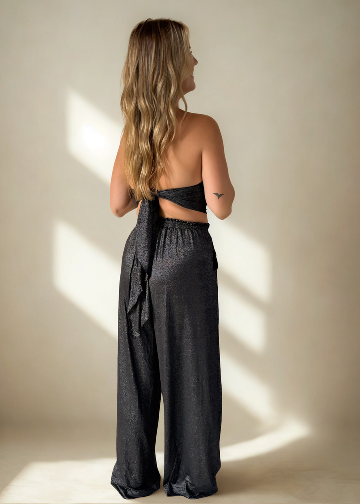 Wailea wrap midnight on model back | Model wears size O/S • 5'8" • US8